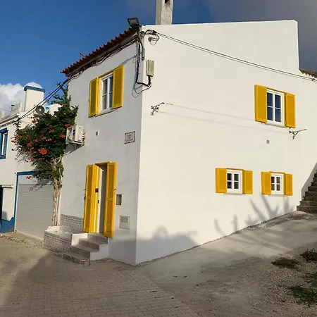 Casa Da Travessa By Madrabica Casa de Férias Atouguia Da Baleia