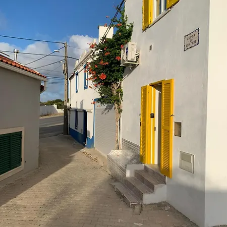 Casa Da Travessa By Madrabica بيت للعطل اتوغويه ده باليه