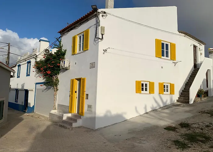 Casa Da Travessa By Madrabica Prázdninový dům Atouguia Da Baleia